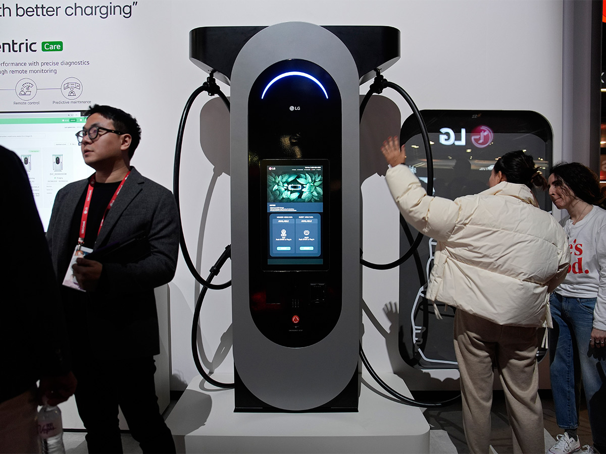 Upcoming_20Electric_20Cars_20in_20CES_202024_20Photos-15.jpg 14