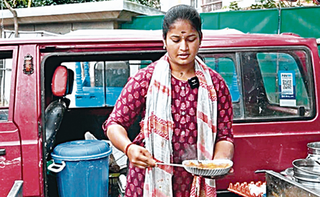 Veena_20111.jpg