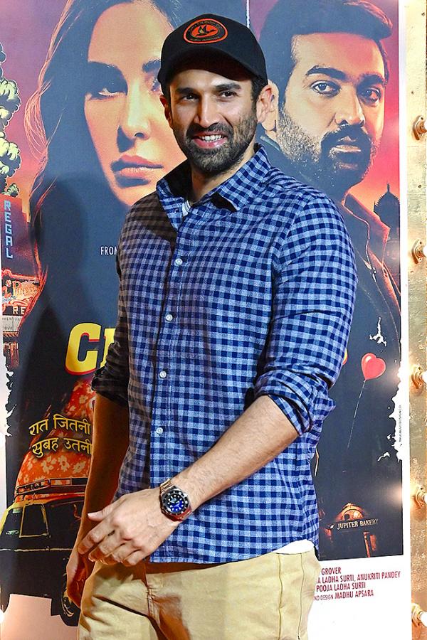 premiere_20of_20the_20movie_20Merry_20Christmas_20in_20Mumbai-20.jpg 19