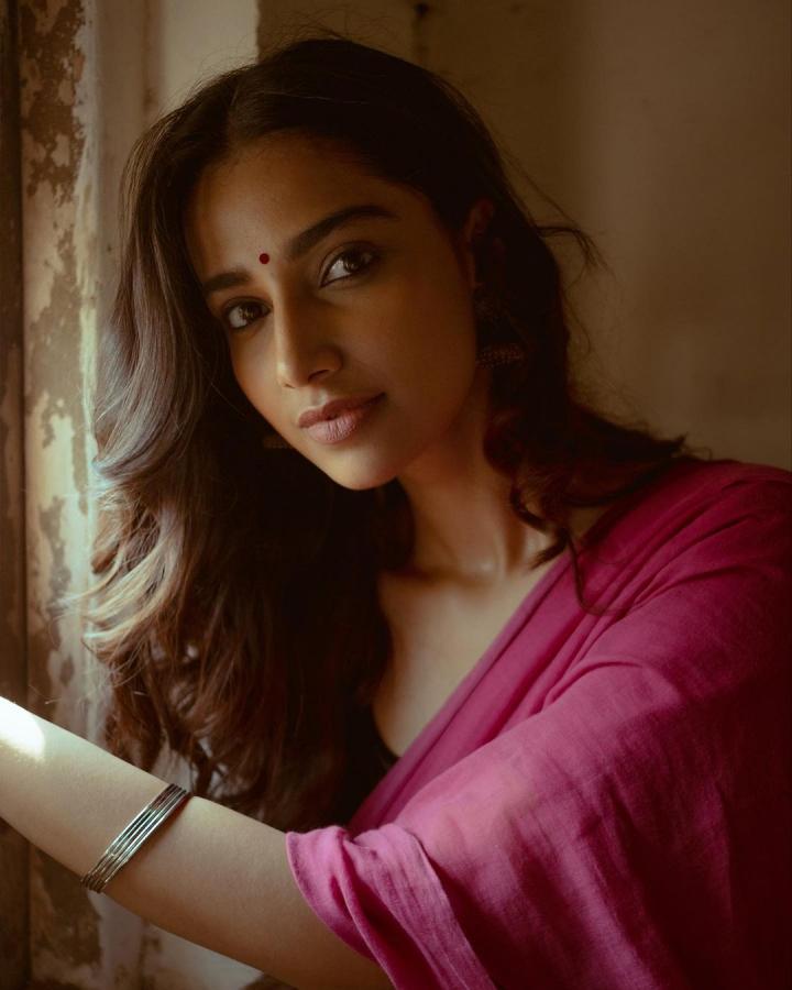 Meenakshi-Chaudhary-guntur-karam.jpg 3