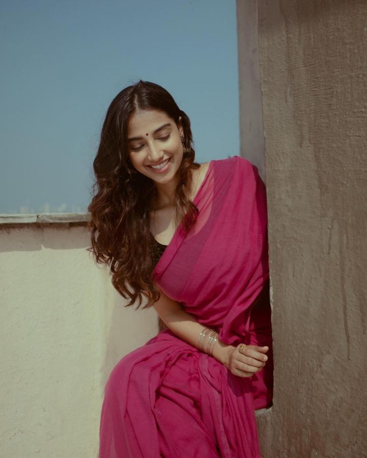 Meenakshi-Chaudhary-instaphotos.jpg 2