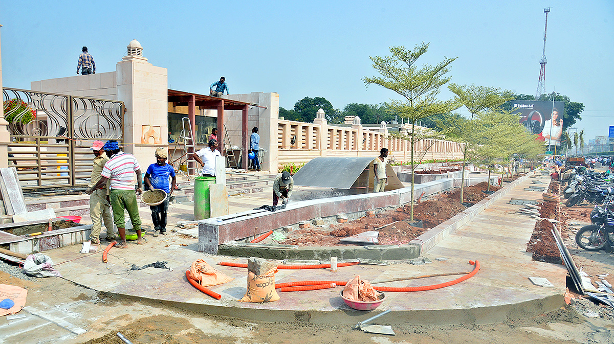 Specials_20Photos_20Of_20Ambedkar_20Statue_20In_20Vijayawada-11.jpg 12