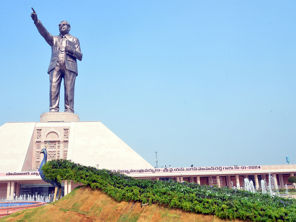 Specials_20Photos_20Of_20Ambedkar_20Statue_20In_20Vijayawada-25.jpg 24