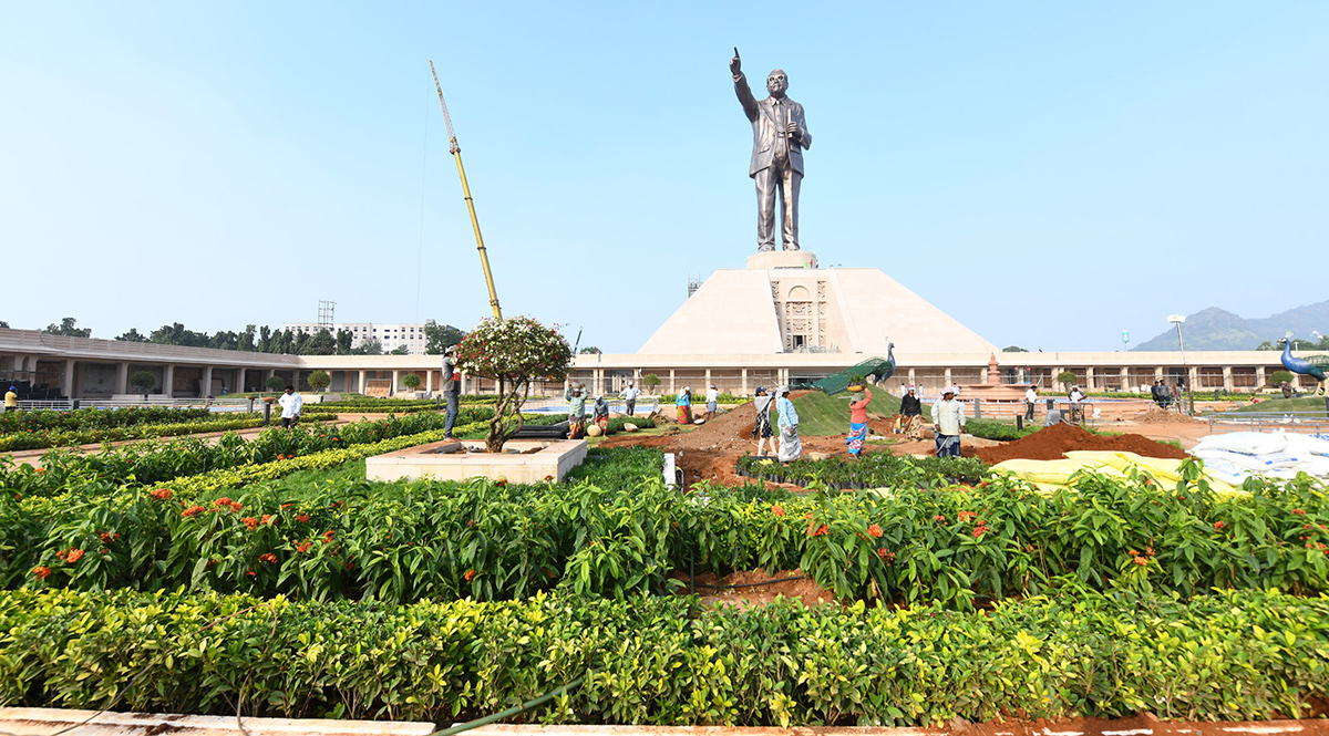 Specials_20Photos_20Of_20Ambedkar_20Statue_20In_20Vijayawada-3.jpg 4