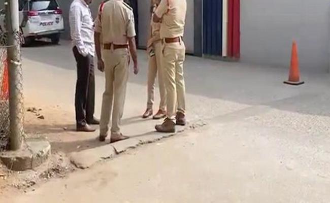 police.jpg