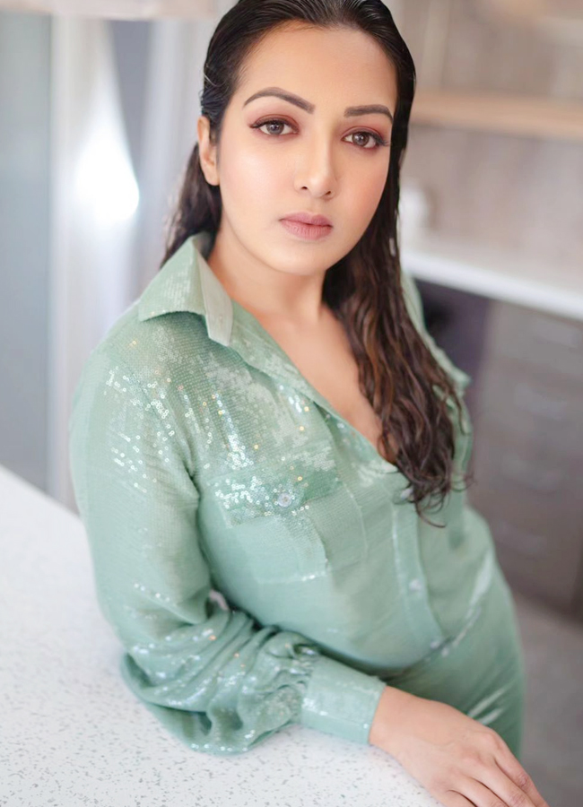Catherine-Tresa-11.jpg 14