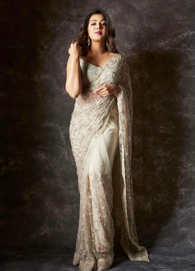 Catherine-Tresa-2.jpg 3
