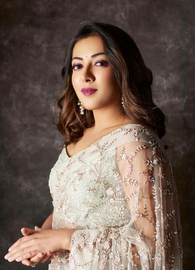 Catherine-Tresa-4.jpg 5