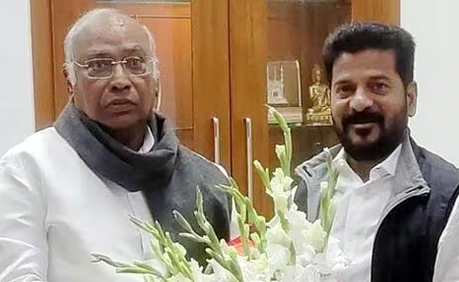 Kharge_revanth_Reddy.jpg