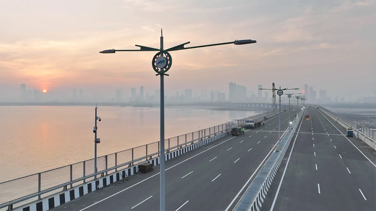 Narendra_20Modi_20at_20Atal_20Setu_20in_20mumbai-14.jpg 14