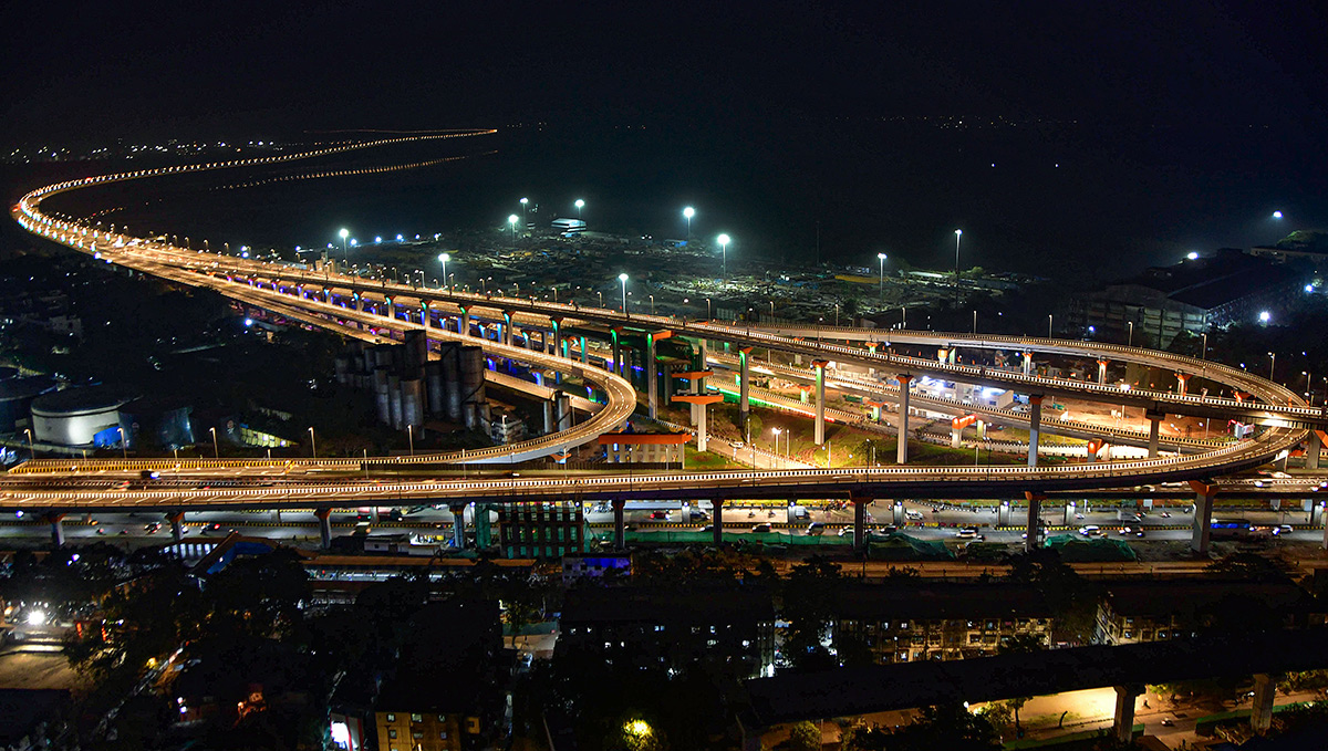 Narendra_20Modi_20at_20Atal_20Setu_20in_20mumbai-20.jpg 19