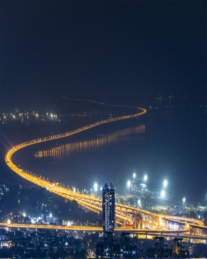 Narendra_20Modi_20at_20Atal_20Setu_20in_20mumbai-3.jpg 3