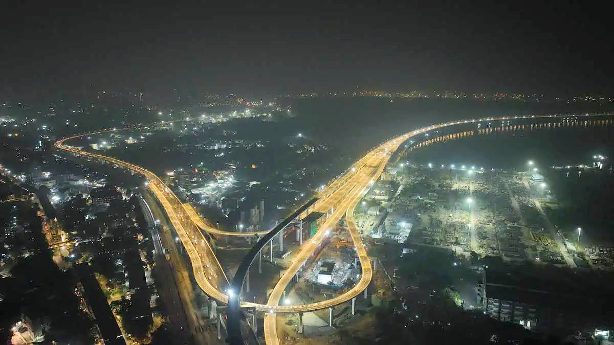 Narendra_20Modi_20at_20Atal_20Setu_20in_20mumbai-6.jpg 6