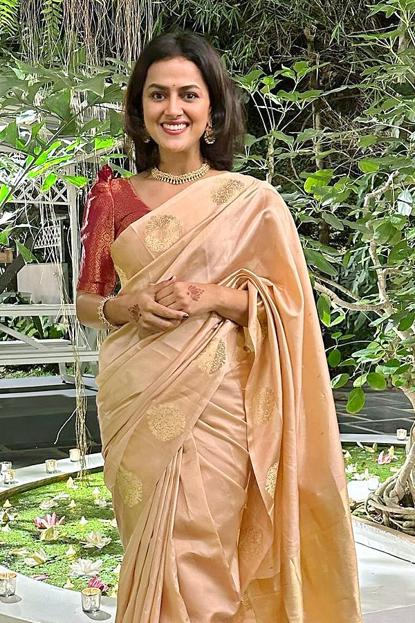 Shraddha_20Srinath_20Latest_20Photos_19.jpg 20