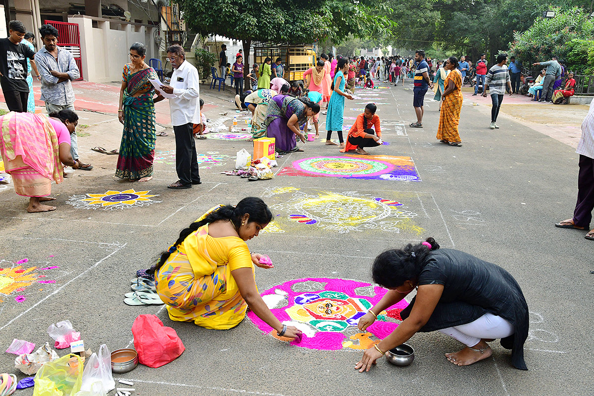 sankranthi_20celebrations_202024_20in_20visakhapatnam_20pics-21.jpg 19
