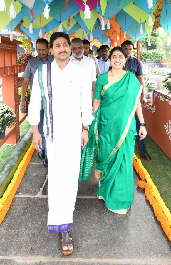CM-YS-Jagan-Bhogi-Celebrations-04.jpeg 8