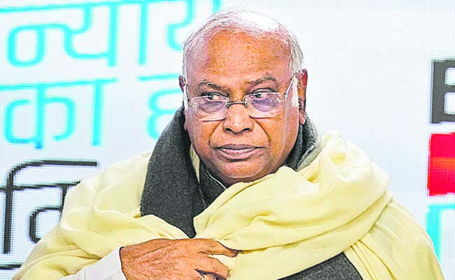 Mallikarjuna_20Kharge_2C.jpg