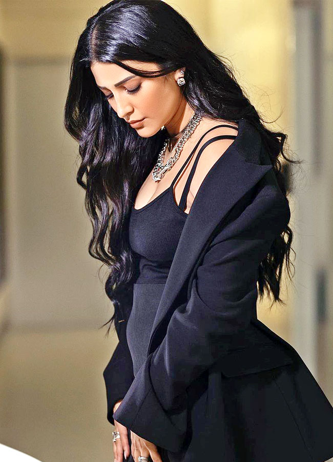 ShrutiHaasan-10.jpg 10
