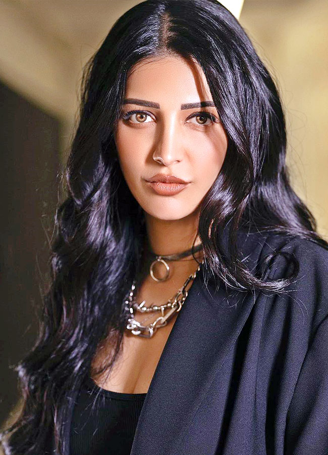ShrutiHaasan-11.jpg 11