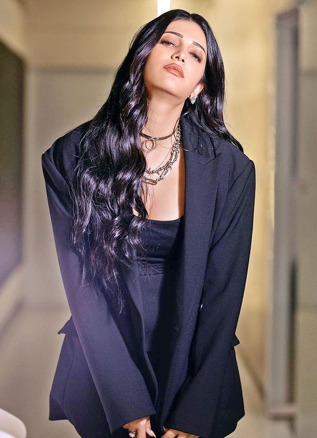 ShrutiHaasan-12.jpg 12