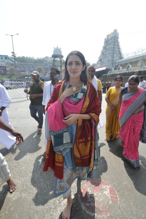 NehaShetty-02.jpeg 2