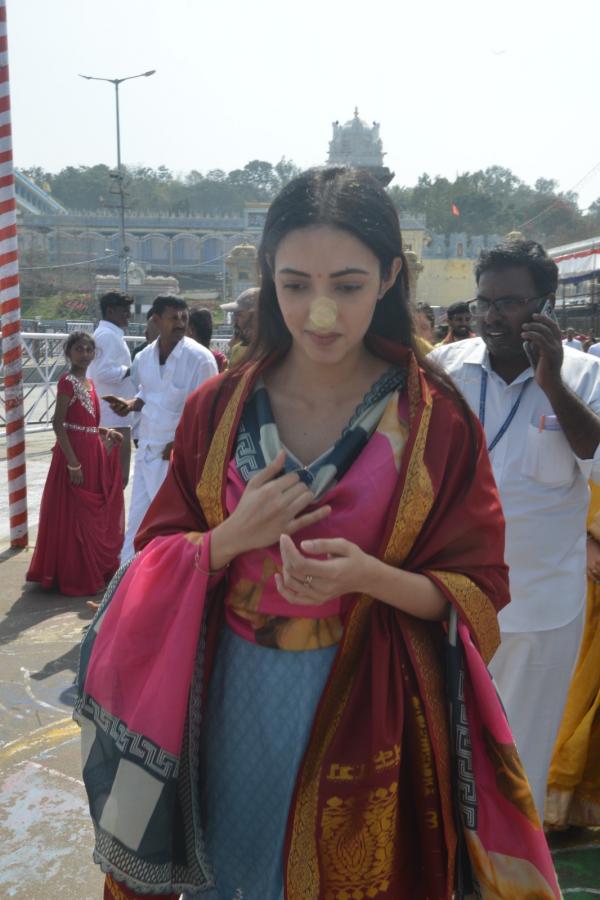 NehaShetty-05.jpeg 5