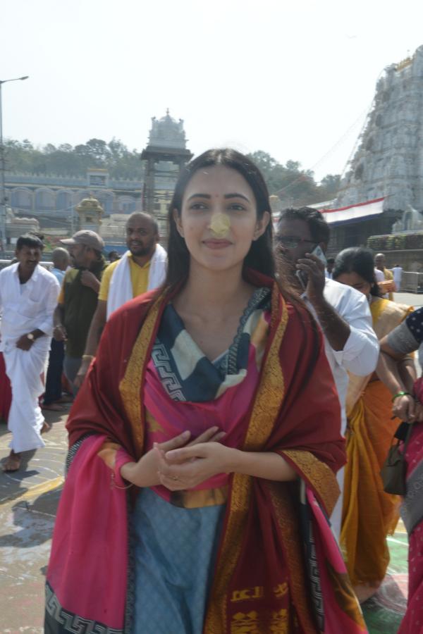 NehaShetty-06.jpeg 6