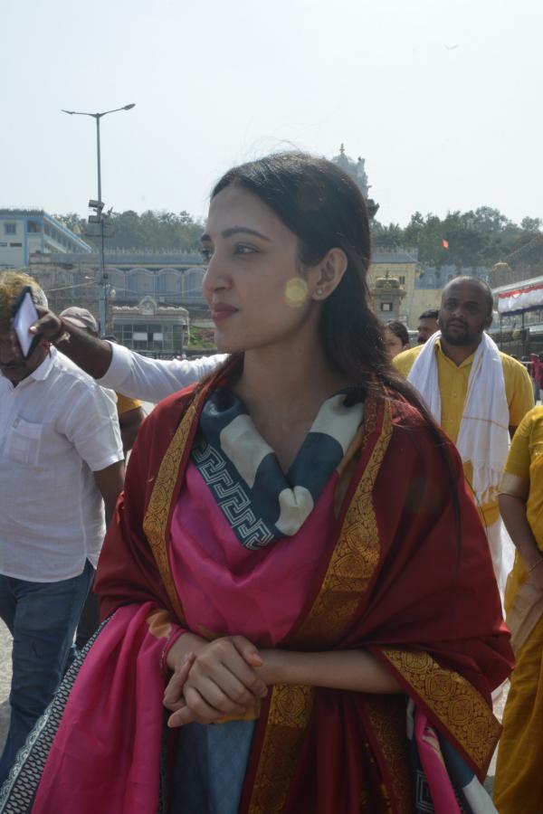 NehaShetty-08.jpeg 8