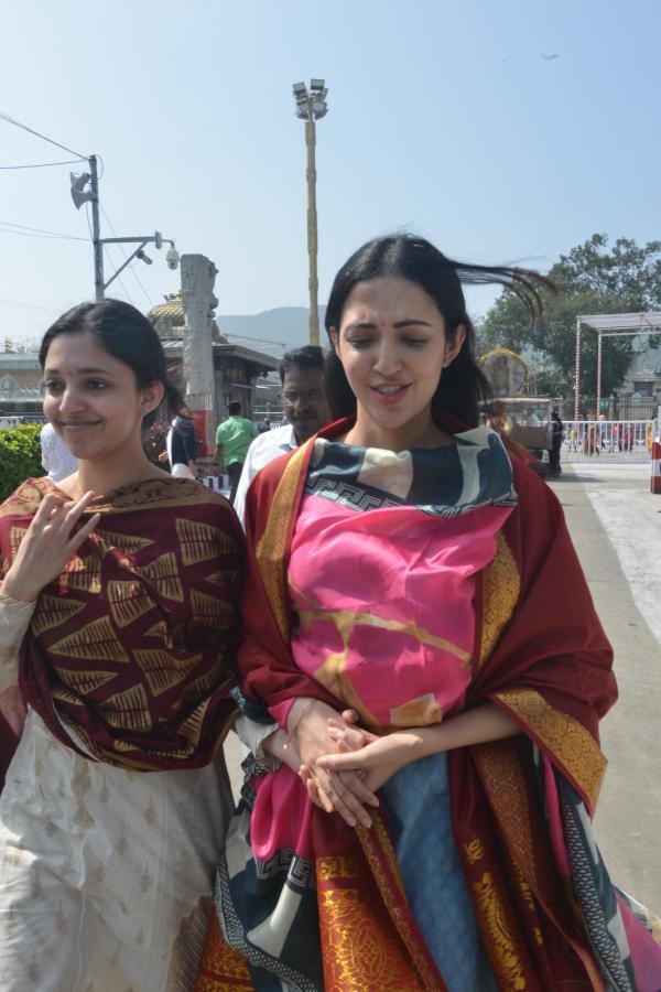NehaShetty-12.jpeg 12