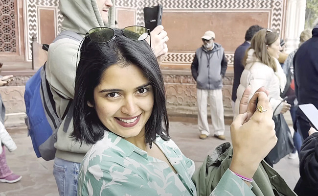 Bigg_20Boss_20Priyanka_20Jain_20Boy_20friend_20Love_20propose_20in_20front_20of_20Taj_20mahal_20Photos_2.jpg 3