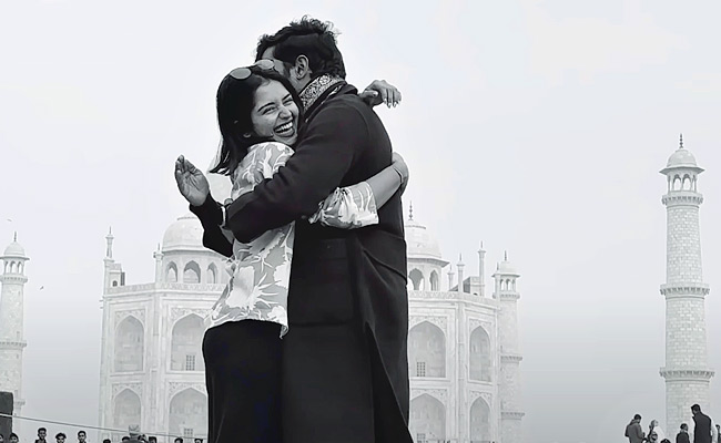 Bigg_20Boss_20Priyanka_20Jain_20Boy_20friend_20Love_20propose_20in_20front_20of_20Taj_20mahal_20Photos_6.jpg 6