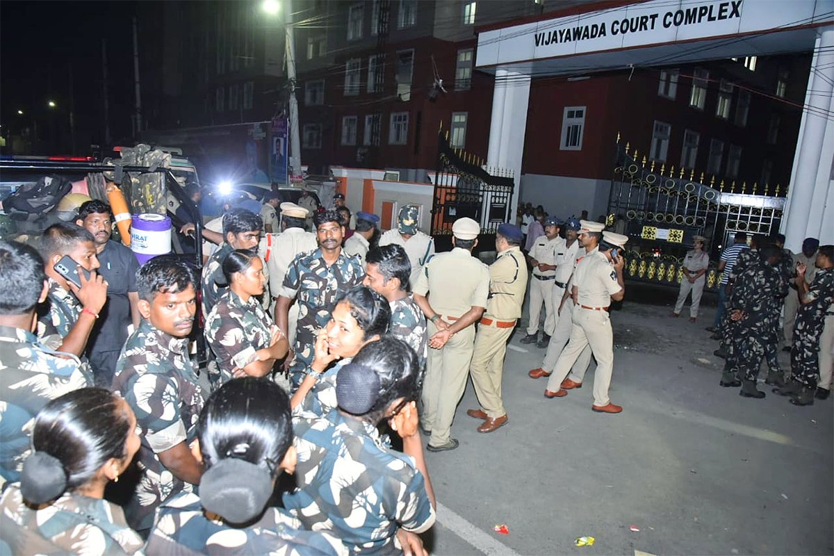 Chandrababu_20Naidu_20Arrest_20Photos-11.jpg 11