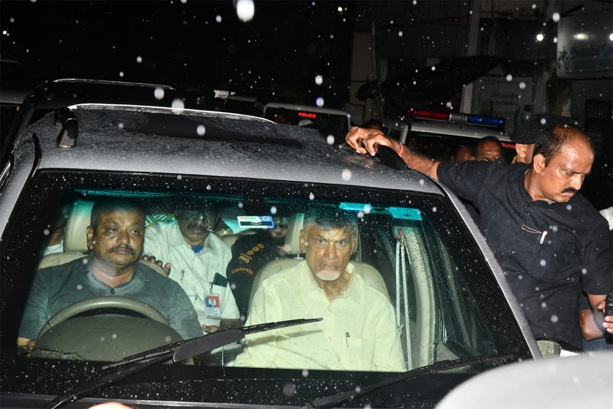Chandrababu_20Naidu_20Arrest_20Photos-18.jpg 18