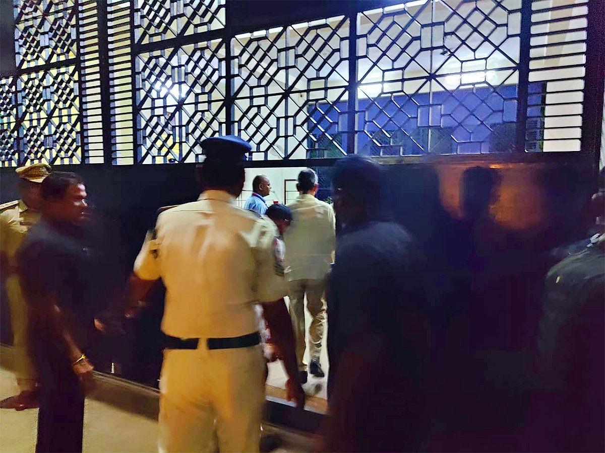 Chandrababu_20Naidu_20Arrest_20Photos-8.jpg 8