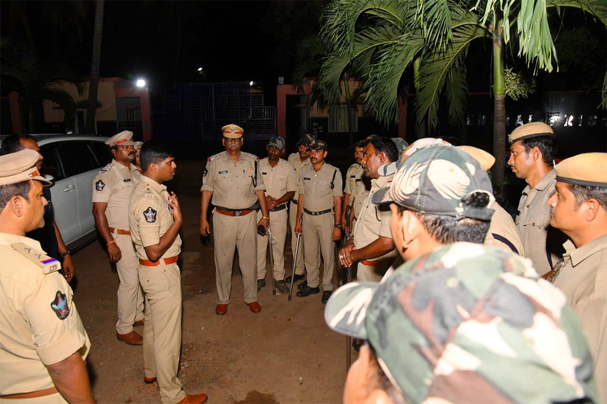 Chandrababu_20Naidu_20Arrest_20Photos-9.jpg 9