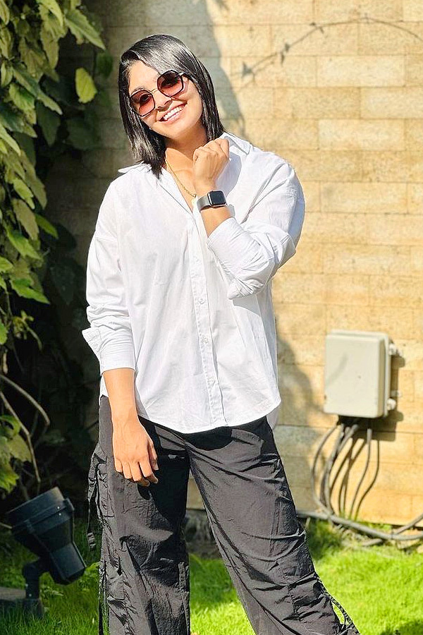 Cold_20In_20India_20But_20Indian_20Women_20Cricketer_20Harleen_20Deol_20After_20Meeting_20MS_20Dhoni_20Photos_15.jpg 15