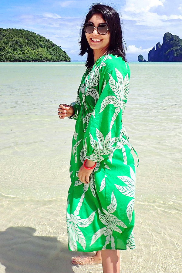 Cold_20In_20India_20But_20Indian_20Women_20Cricketer_20Harleen_20Deol_20After_20Meeting_20MS_20Dhoni_20Photos_6.jpg 6