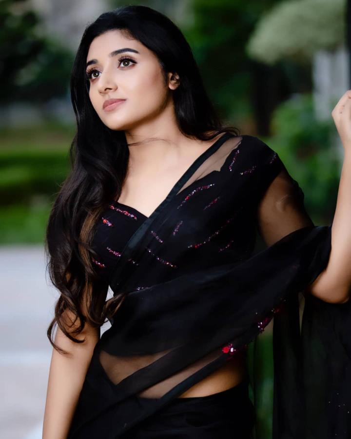 Mirna-Menon-photos.jpg 7