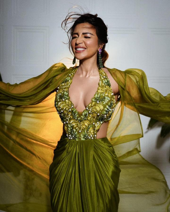 Shama-Sikander-green-dress.jpg 5