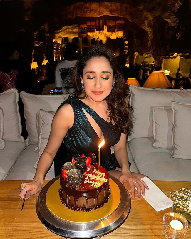actress_20pragya_20jaiswal_20birthday_20party_20photos-2.jpg 2