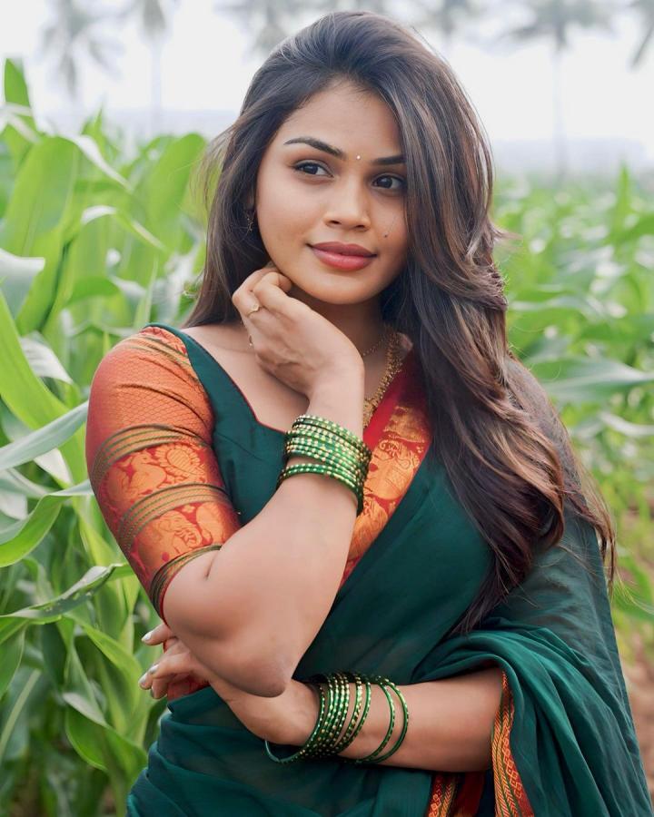Bhanu-insta-pics-1.jpg 4