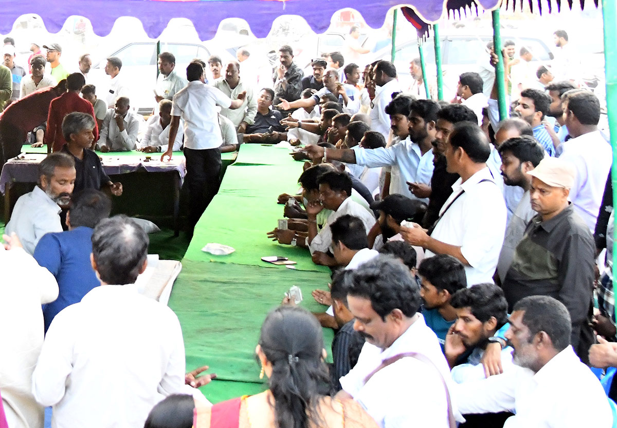 Sankranti_20kodi_20pandalu_20In_20AP-18.jpg 17