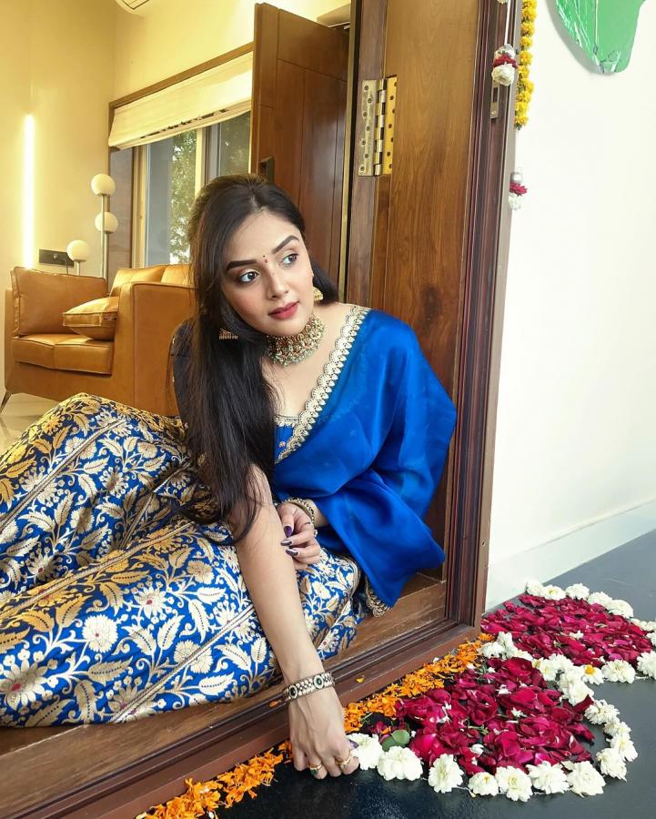 Srimukhi-insta-pics-6.jpg 26