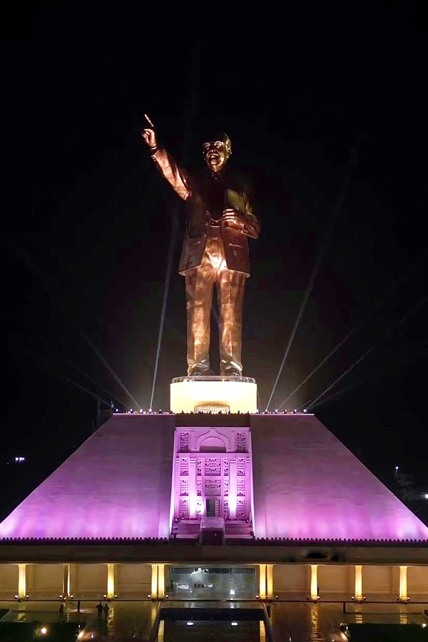 Vijayawada_20Ambedkar_20Statue_201.jpg 8