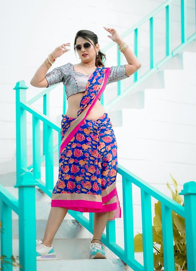 ariyana-glory-stills-3.jpg 12