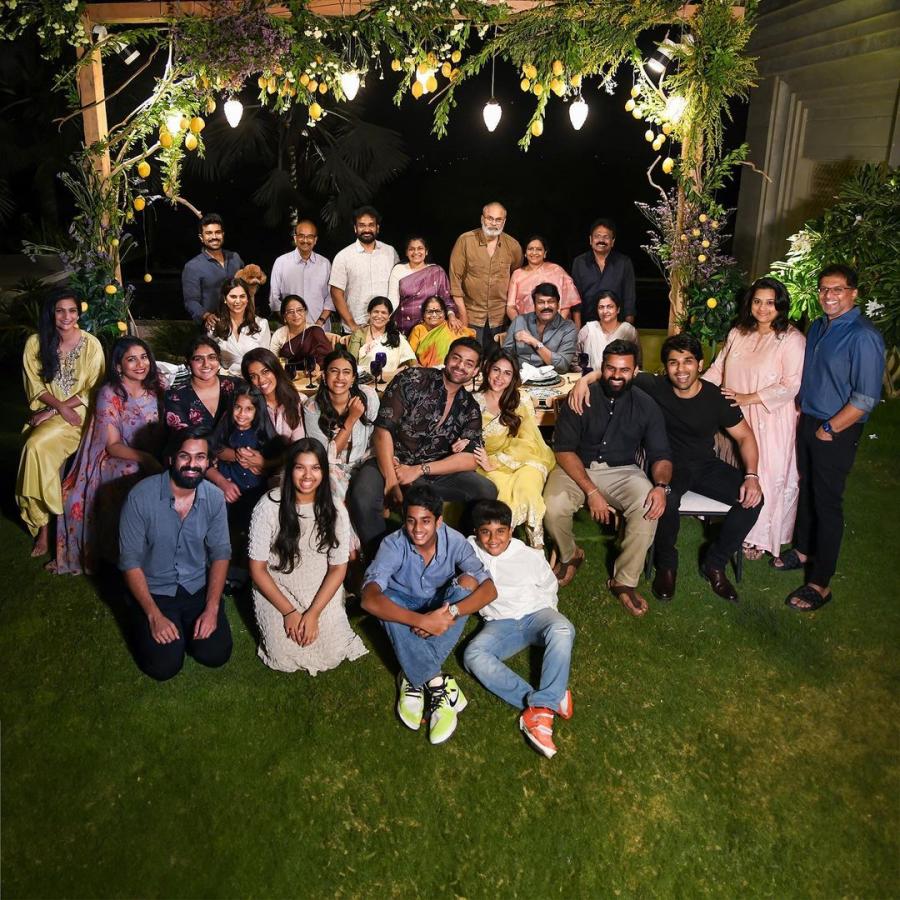 family-pic-mega.jpg 7