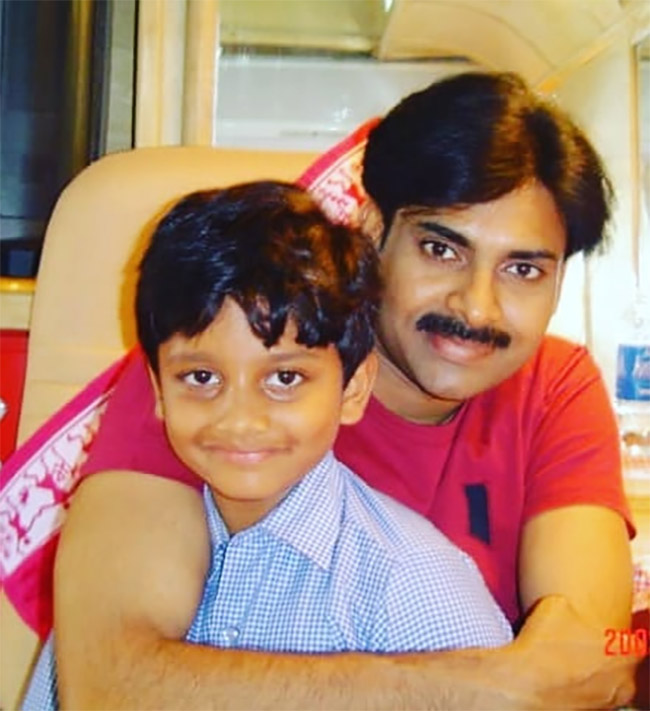 hero_20teja_20sajja_20childhood_20pics-3.jpg 3