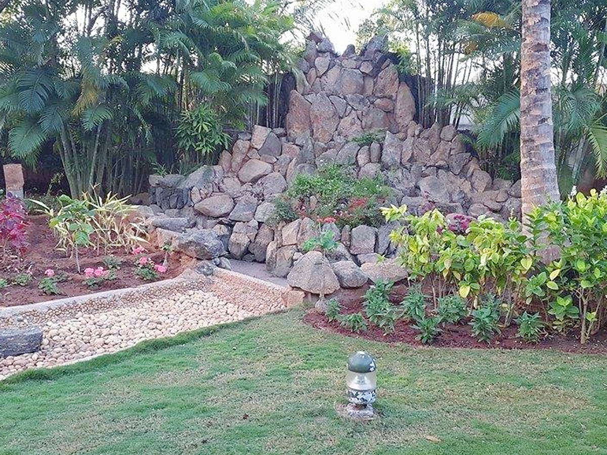 Chiranjeevi_20farmhouse_20in_20Bangalore_20Photos_4.jpg 5