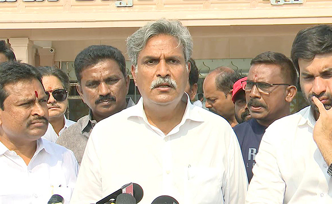 Kesineni-Srinivas.jpg