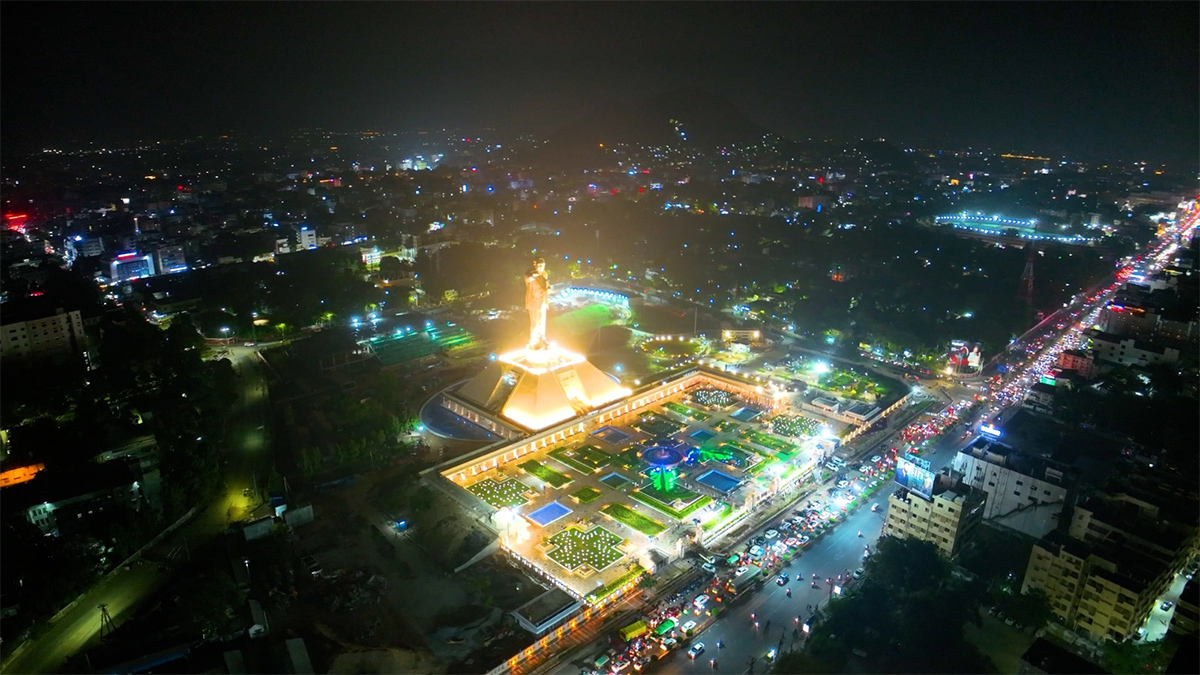ambedkar_20statue_20at_20vijayawada-12.jpg 12